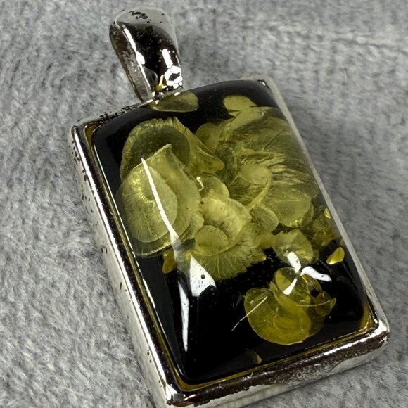 Floral Jewelry Pendant Pierced Earring Set Green Color Center Silver-Tone Frames - Picture 15 of 16